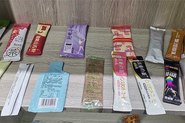 奶茶粉末包裝機可采用三邊封、四邊封、圓角袋型